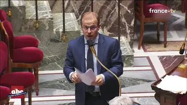 Les députés sont au bout du roll’s - L’ABC de Bertrand Chameroy - 09/12/2025