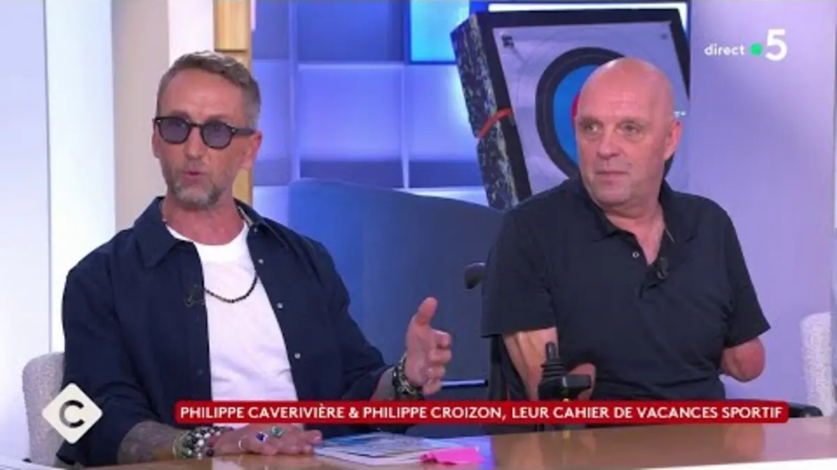 replay de Les drôles de vacances de Philippe Caverivière & Philippe Croizon - C à Vous - 29/05/2024