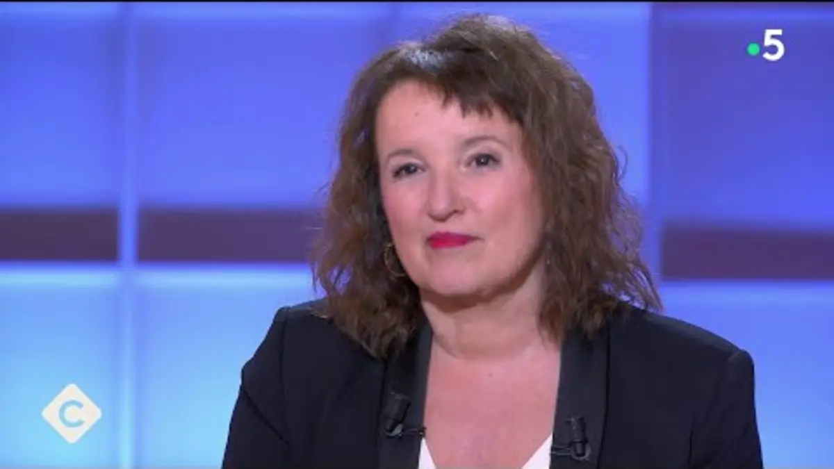 replay de Les expériences de la vie d’Anne Roumanoff – C à Vous