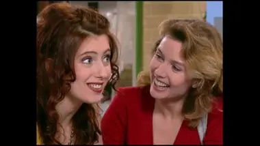 Les filles d'à côté - S10 E06 - Le loup garou