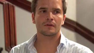 Les flammes du passé - S01 E05