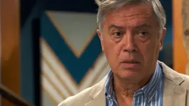 Les flammes du passé - S01 E17