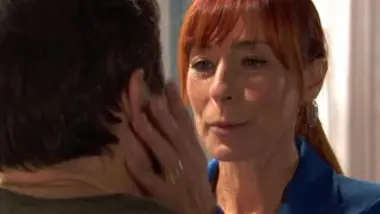 Les flammes du passé - S01 E22