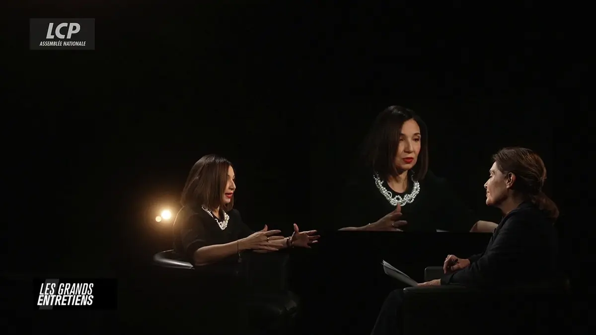 replay de Les grands entretiens de Daphné Roulier "Paroles de flics" - Nora Lakheal, ancienne membre des Renseignements généraux