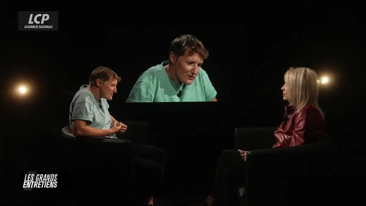 replay de Les grands entretiens "paroles de femmes" de Laure Adler - Alice Coffin, journaliste et militante LGBT