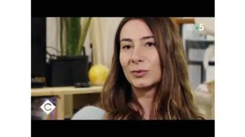 replay de Les jeunes, grands oubliés du Covid, avec Gérard Miller - C à vous - 25/01/2022