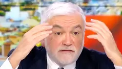 “Les Macronistes sont insupportables à prendre les gens pour des cons” (Pascal Praud)