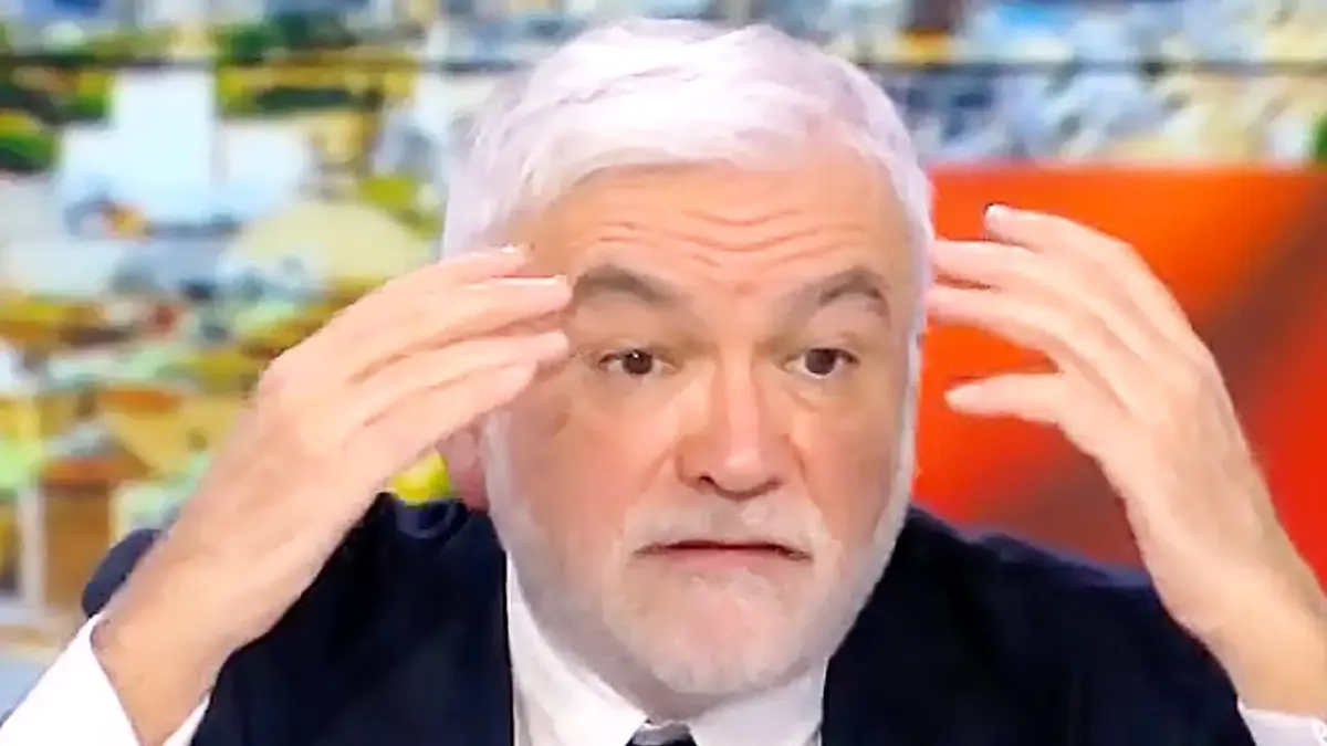 replay de “Les Macronistes sont insupportables à prendre les gens pour des cons” (Pascal Praud)