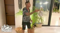 Les Marseillais : S9 E62 - Il y a comme un bug