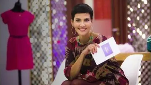 replay de Les Reines du Shopping : Grâce aux conseils de Cristina, on assume ses rondeurs !