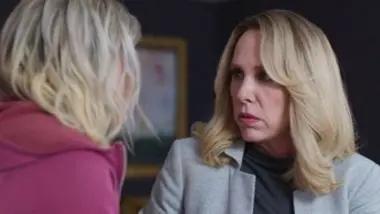 Les riches pleurent aussi - S01 E12