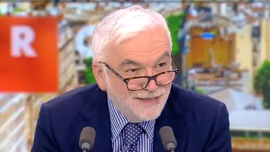 "Les sociétés multiculturelles sont multiconflictuelles" (Pascal Praud)