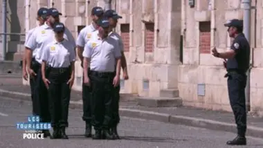 Les touristes - Mission Ecole de police - Partie 1