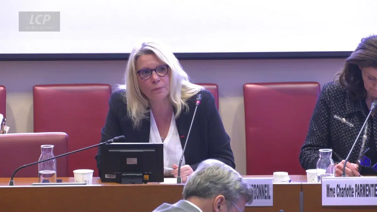 replay de Levothyrox : "Nous avons tiré les enseignements", assure la directrice de l'ANSM