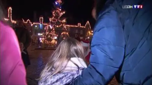 replay de Locronan s'illumine de mille feux pour Noël