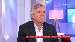 Loi immigration : accord entre députés et sénateurs - Nicolas Beytout - C à vous - 19/12/2023