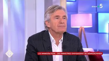 Loi immigration : accord entre députés et sénateurs - Nicolas Beytout - C à vous - 19/12/2023