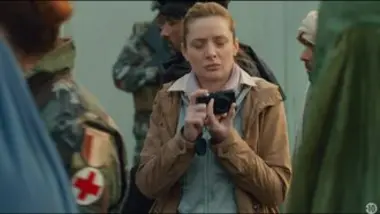 Loin de chez nous - S01 E05 - Birthday