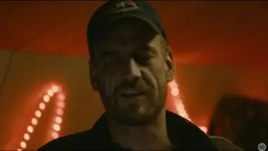 Loin de chez nous - S01 E08 - Croisade