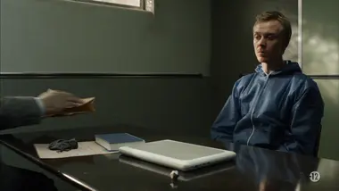 Luther : S2 E4 - La vie à pile ou face : face