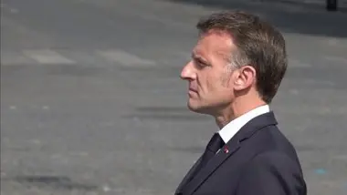 Macron : démonstration de force... sous le regard de Moscou