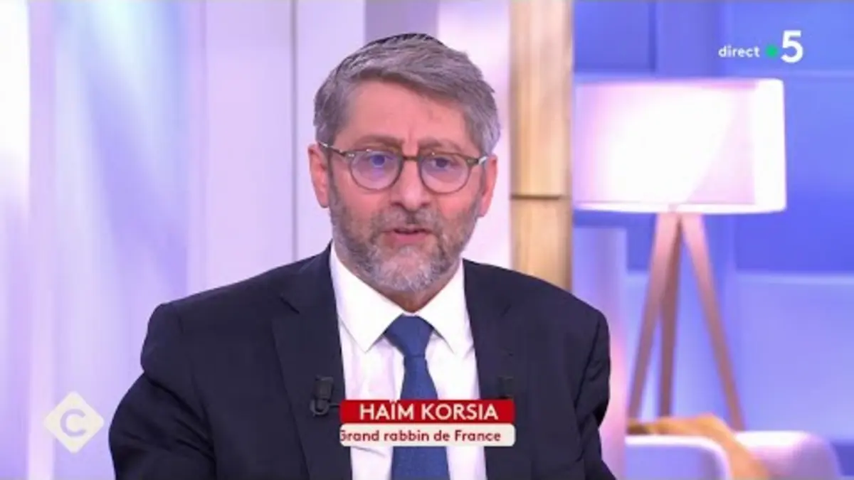 replay de Marche contre l’antisémitisme : débat justifié sur la présence du RN ? - C à vous - 13/11/2023