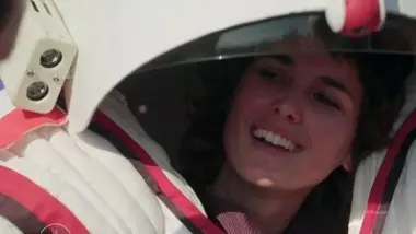 Mars : Eglantine teste les futures combinaisons des astronautes ! - Le monde de Jamy