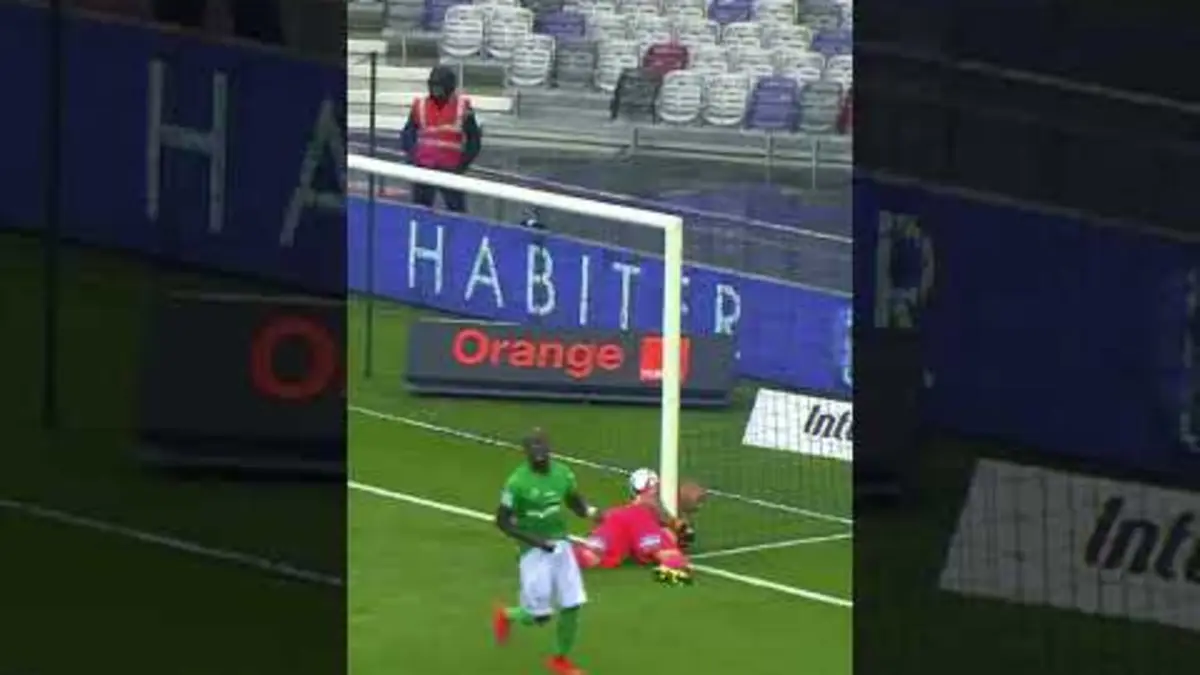 replay de Martin Braithwaite ?? #football #ligue1 #freekick