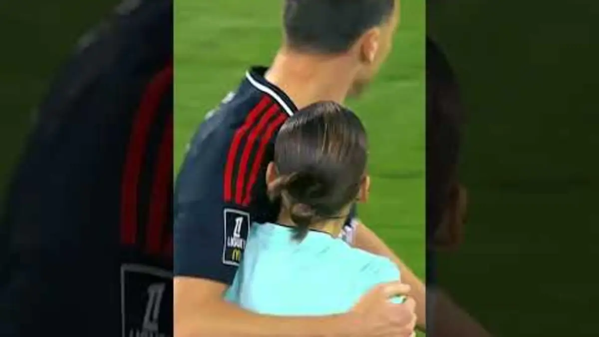 replay de Matic brings down the referee ? #ligue1 #ligue1mcdonalds #matic #olympiquelyonnais #lyon #referee