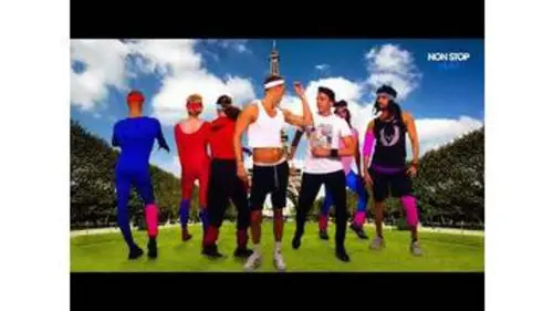 replay de Matthieu Delormeau présente sa célèbre "Delormeau Dance"