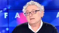 Michel Onfray s'en prend à Emmanuel Macron : "Nous sommes dans une démocratie illibérale"