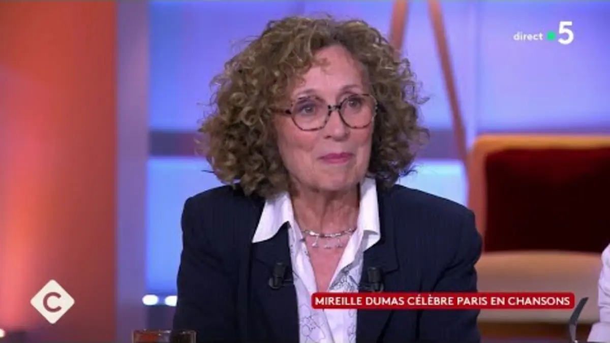 replay de Mireille Dumas chante Paris Je t’aime - C à Vous - 03/07/2024