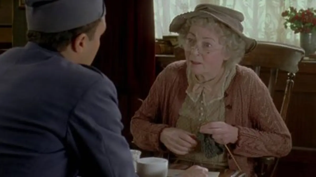 replay de Miss Marple - S02 E02 - Mon petit doigt m'a dit