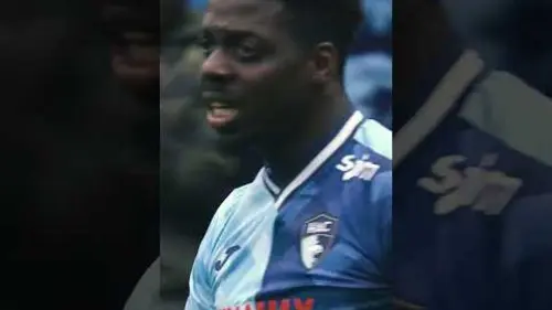 replay de Mohamed Bayo était proche d'ouvrir le score ?