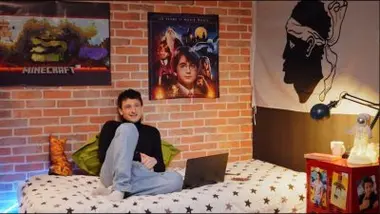 "Mon nez n'a jamais été un complexe même si on me ramène beaucoup à ça"(extrait)