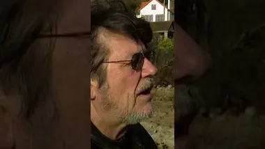 🎬 Moteur 🎬 - Extrait " Le parapluie de Cherbourg" #humour #shorts #décalé