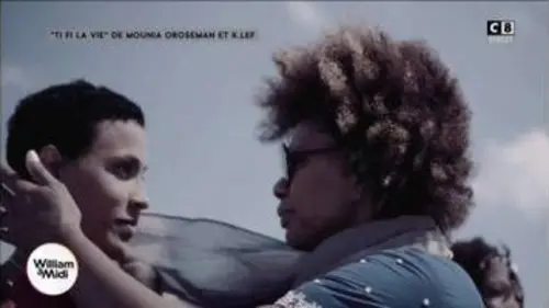 replay de Mounia, chanteuse modèle