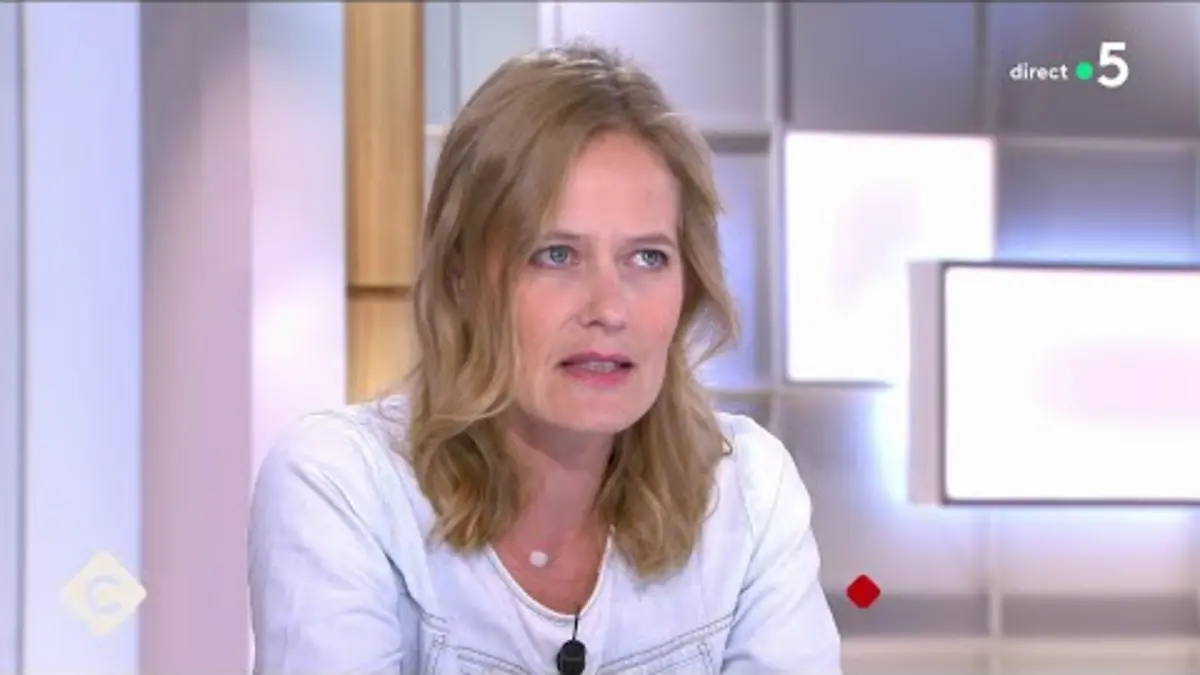 replay de Narcotrafic : des profils de plus en plus jeunes - C à vous : l’intégral - 08/10/2024