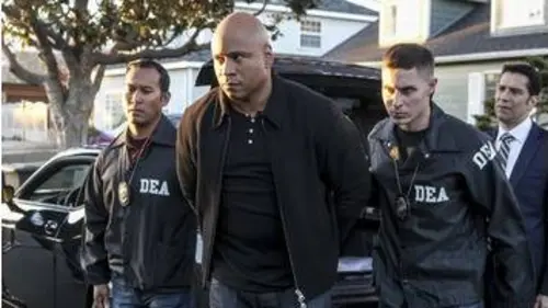 replay de NCIS : Los Angeles : S8 E13 - Piégés