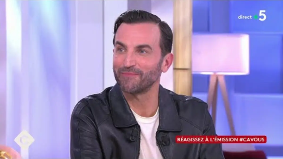 replay de Nicolas Ghesquière, l’élégance à la française - C à Vous - 16/11/2023