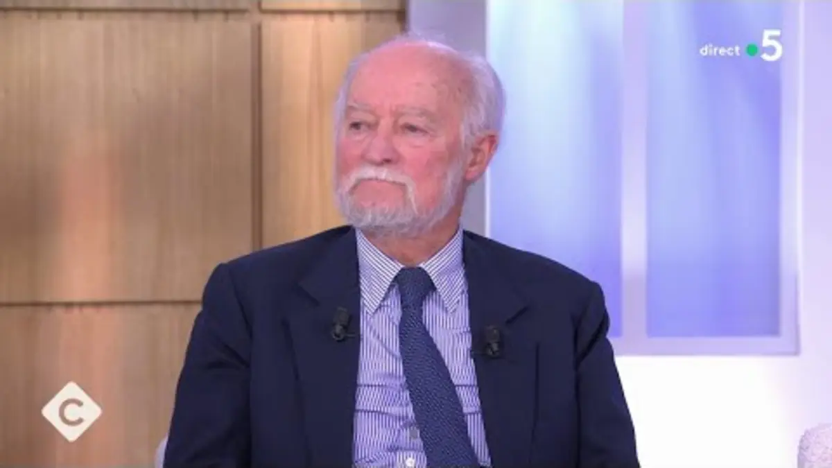 replay de Nicolas Seydoux, 50 ans dans les coulisses du cinéma - C à Vous - 22/02/2024