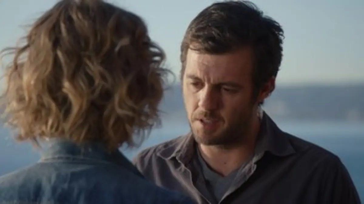 replay de Noces rouges - S01 E05