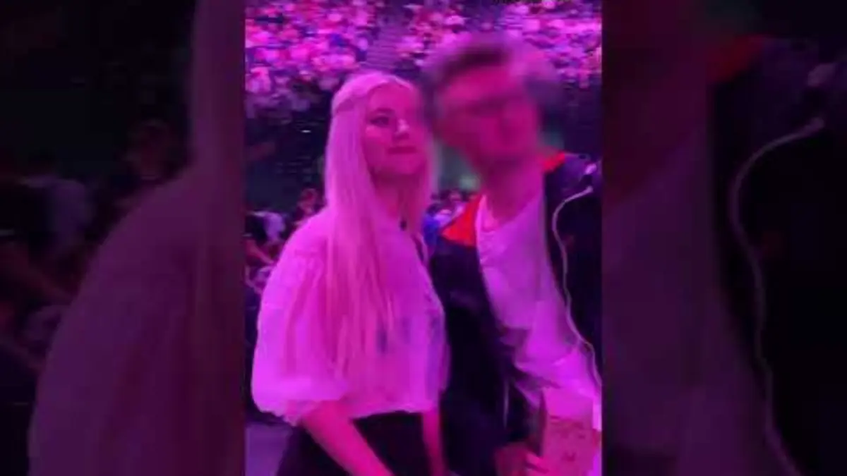 replay de One day with Eva Elfie in Paris !