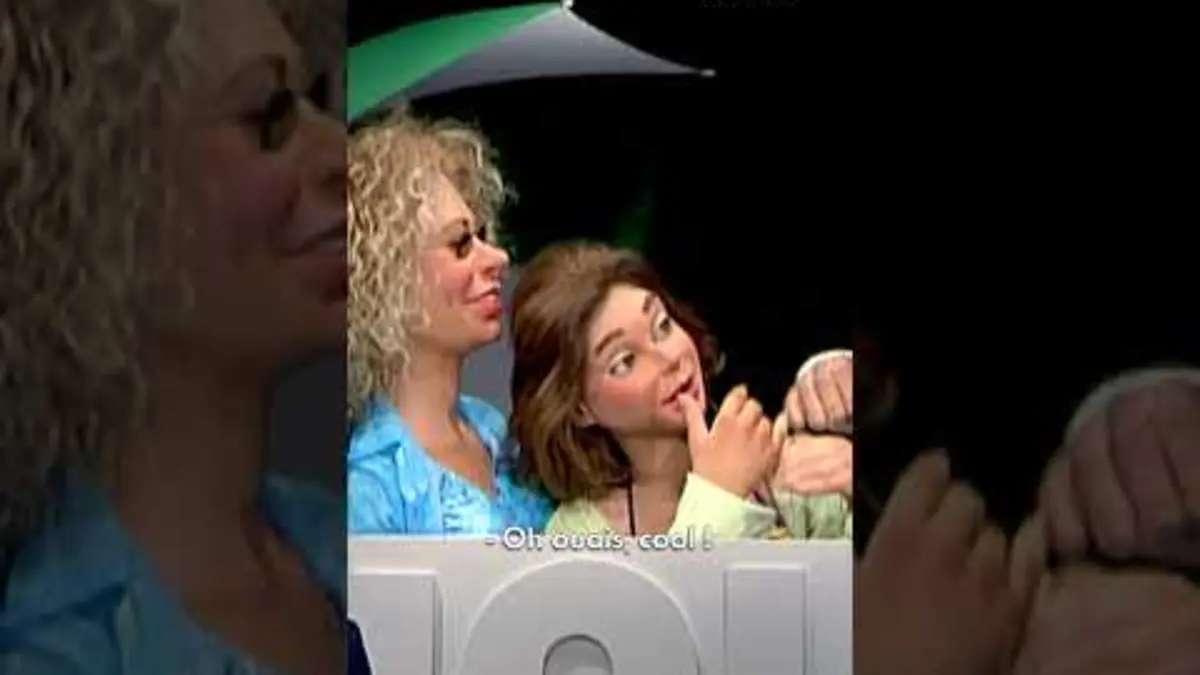 replay de Opération séduction à la plage ! #Humour #LesGuignols #Shorts