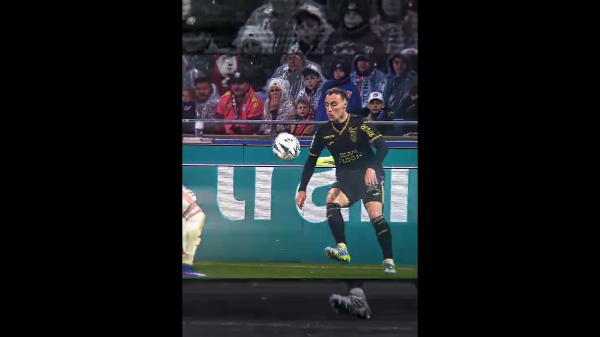Pagis’ skill 🎩 #football #ligue1 #sports…