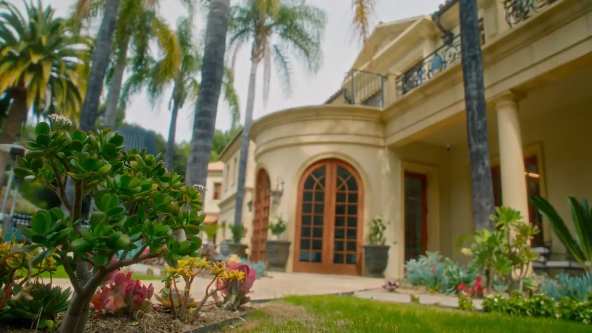 replay de Paris in love : S2 E7 - Dans la douleur