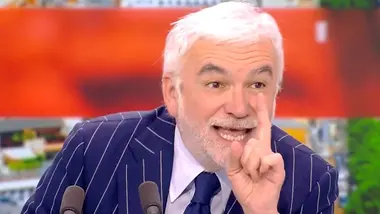 Pascal Praud attaque les ministres : "Ils sont prêts à tout pour la voiture à cocarde !"