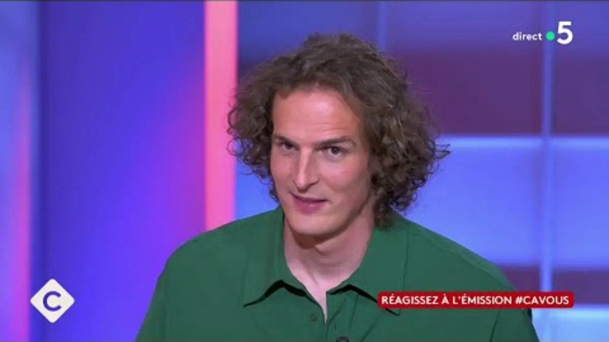 replay de Paul de Saint Sernin, le nouveau sniper de la télé - C à Vous - 08/10/2024
