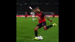 Perfect Özil bounce from Ludovic Blas ?‍??? #football #ligue1 #foot #sports #ligue1mcdonalds #soccer