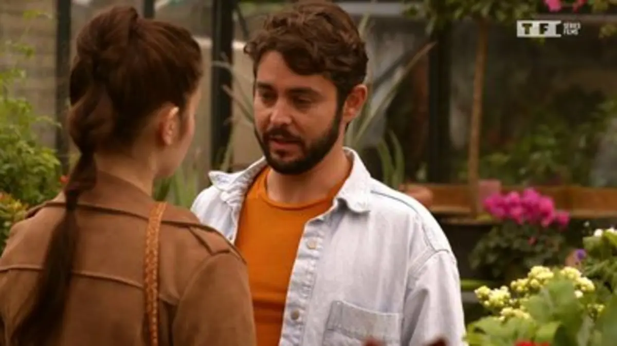replay de Petits secrets entre amoureux - S01 E08 - Le nom de la rose
